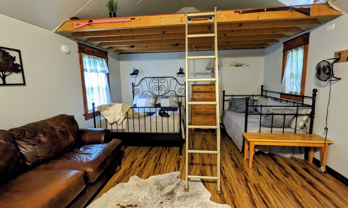 Eddyville Cabin | Family-friendly, hidden gem! Boat, Fish, Hunt, Repeat.