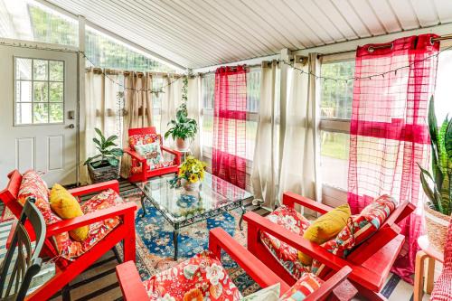 Crystal House | Family-Friendly Home w/Furnish Patio in Crystal!