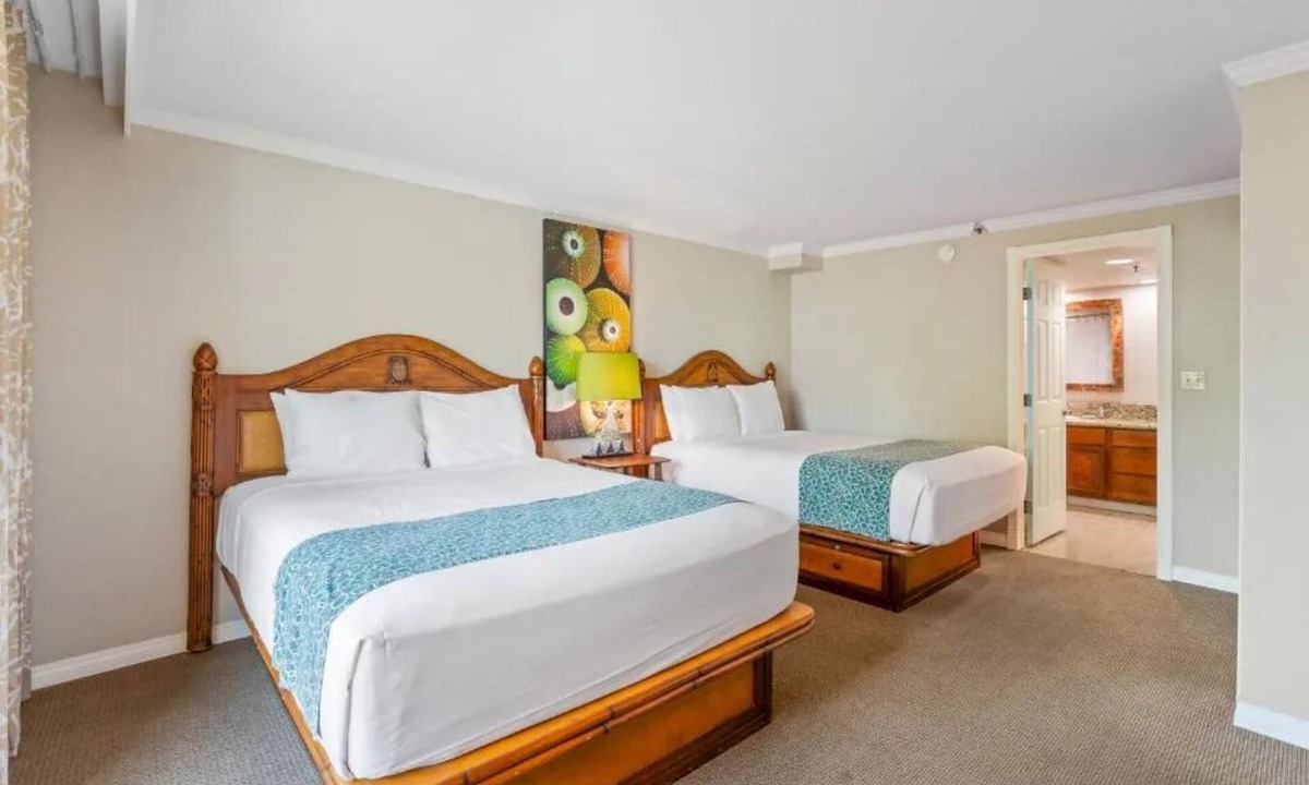 Waikiki Hotel | Family-Friendly Room! Pool View, Full Kitchen! Near Waikiki Attraction!
