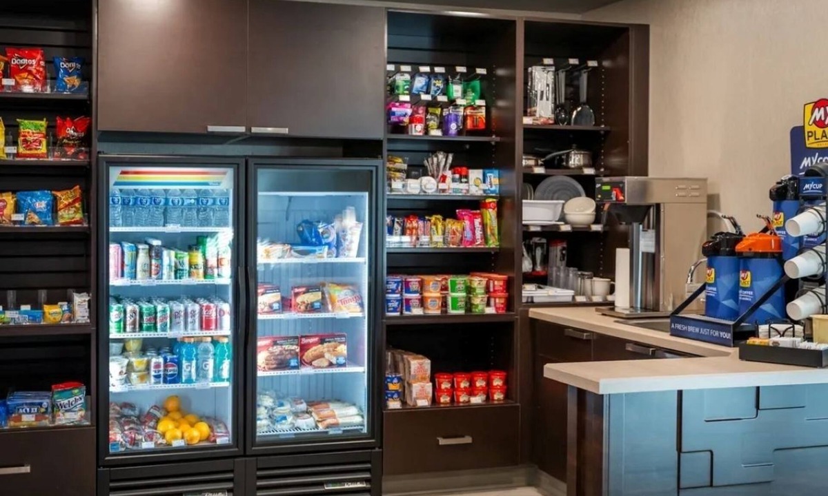 Overland Park Hotel | Family-Friendly Suites Near Overland Park Arboretum and Trails