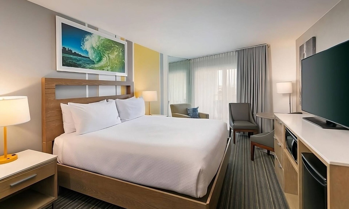 Mission Beach Hotel | Family Vacation! Close to SeaWorld and San Diego Airport! Onsite Pool!