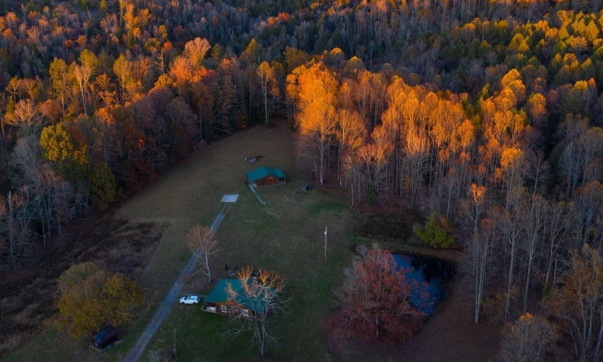 Hico Cabin | Fern Creek Cabins @ New River Gorge, Secluded, White Water, Hiking, Hot Tub.