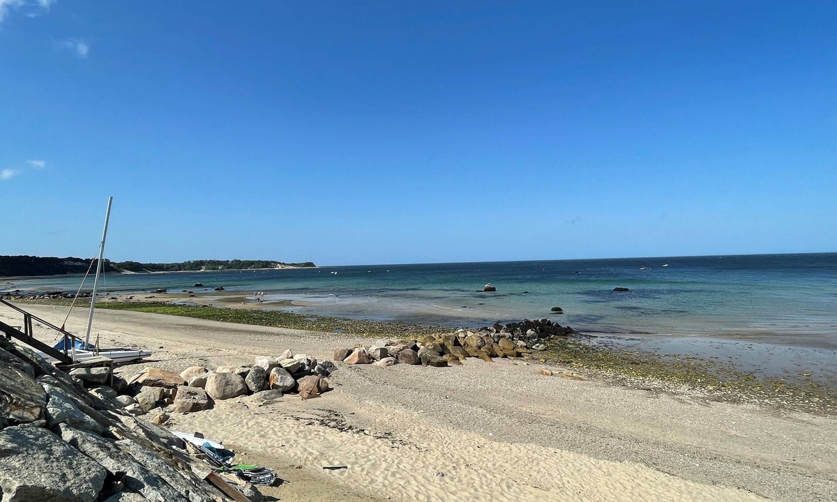 Cedar Bushes Cottage | FIFA 40 minutes to Gillette Steps from the beach, charming cottage Plymouth Ma