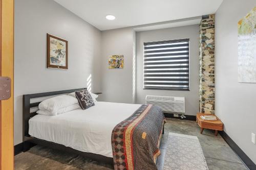 Pacific Hotel | First floor group suite for 5 with pool