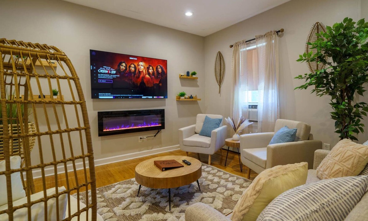 Wellington Hill Condo | Five75 Lux BOS - Boho Chic