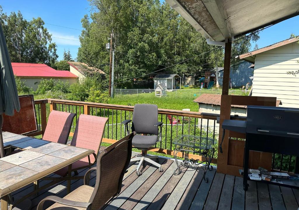 Taku - Campbell Apartment | Forget Me Not Home by Airport Upstairs with Deck