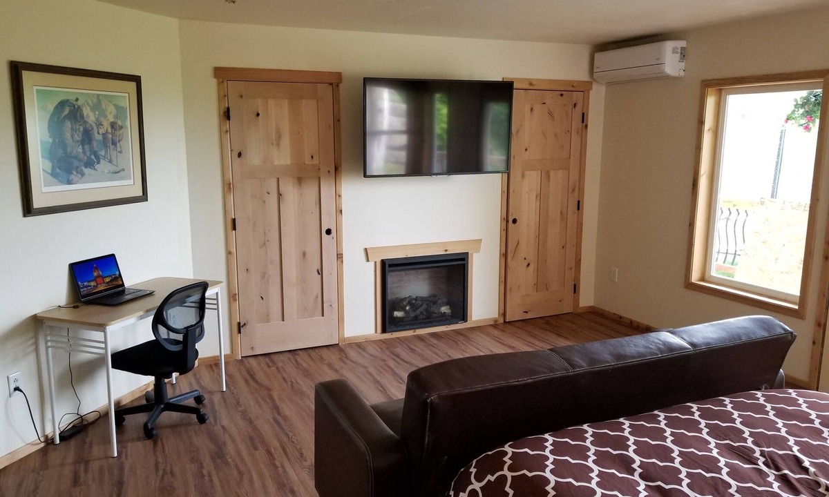 Wrangell Bed & Breakfast | Fort Wrangell, Orca Room