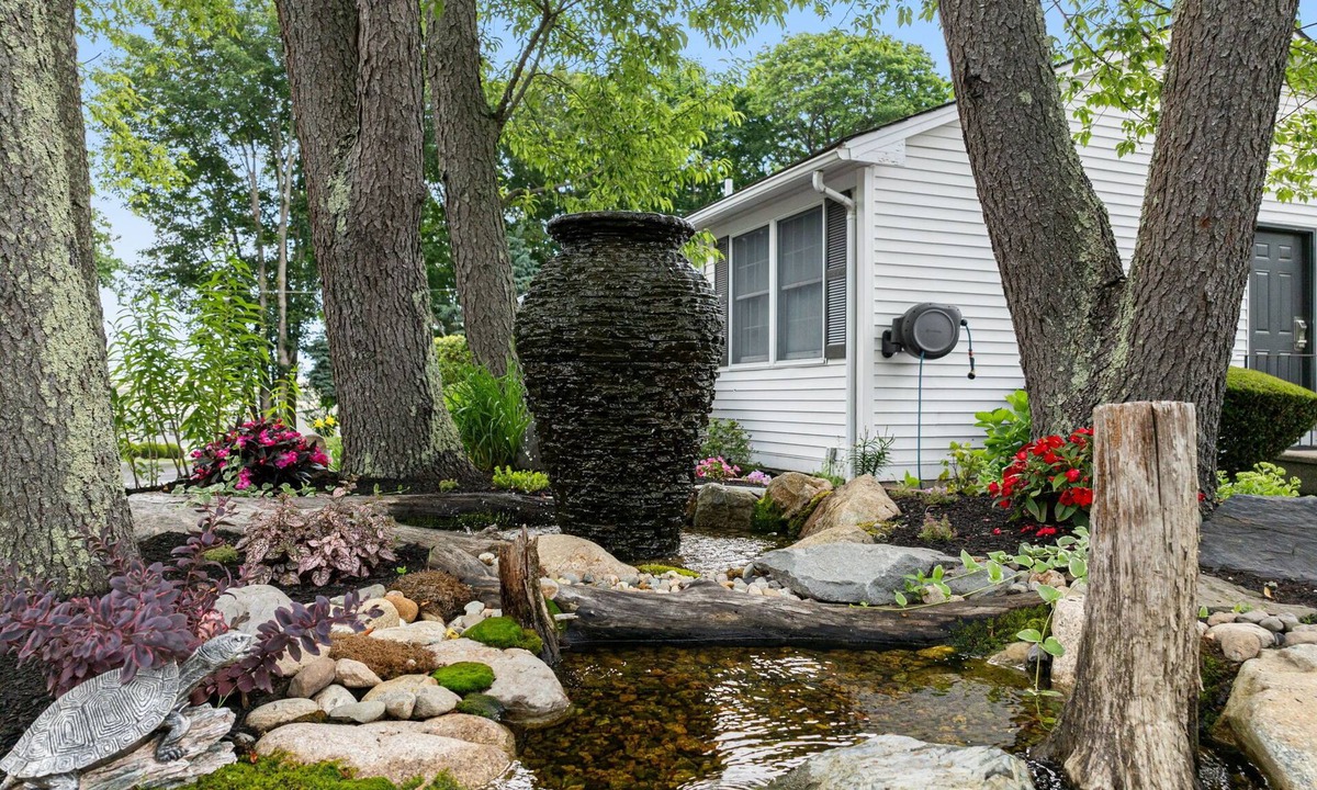 Portsmouth Hotel | Founder's Brook Motel and Suites