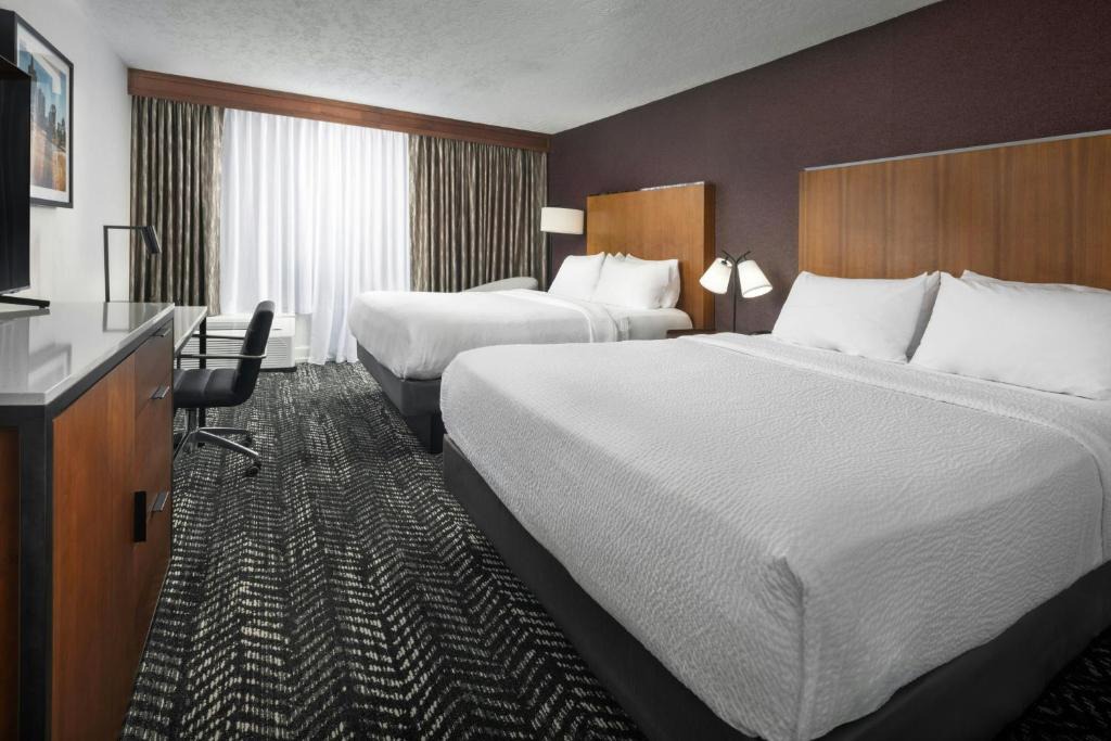Waldron Hotel | Four Points by Sheraton Kansas City Airport