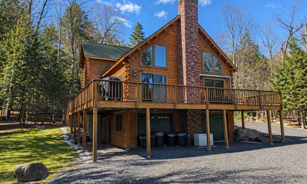 Beaver Cove Cabin | Four Season cabin with access to Moosehead Lake and recreation trails