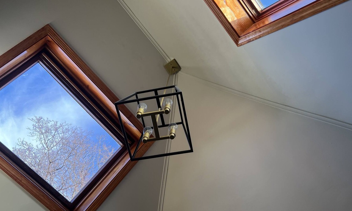 Roxbury Apartment | Franklin Park Zoo near