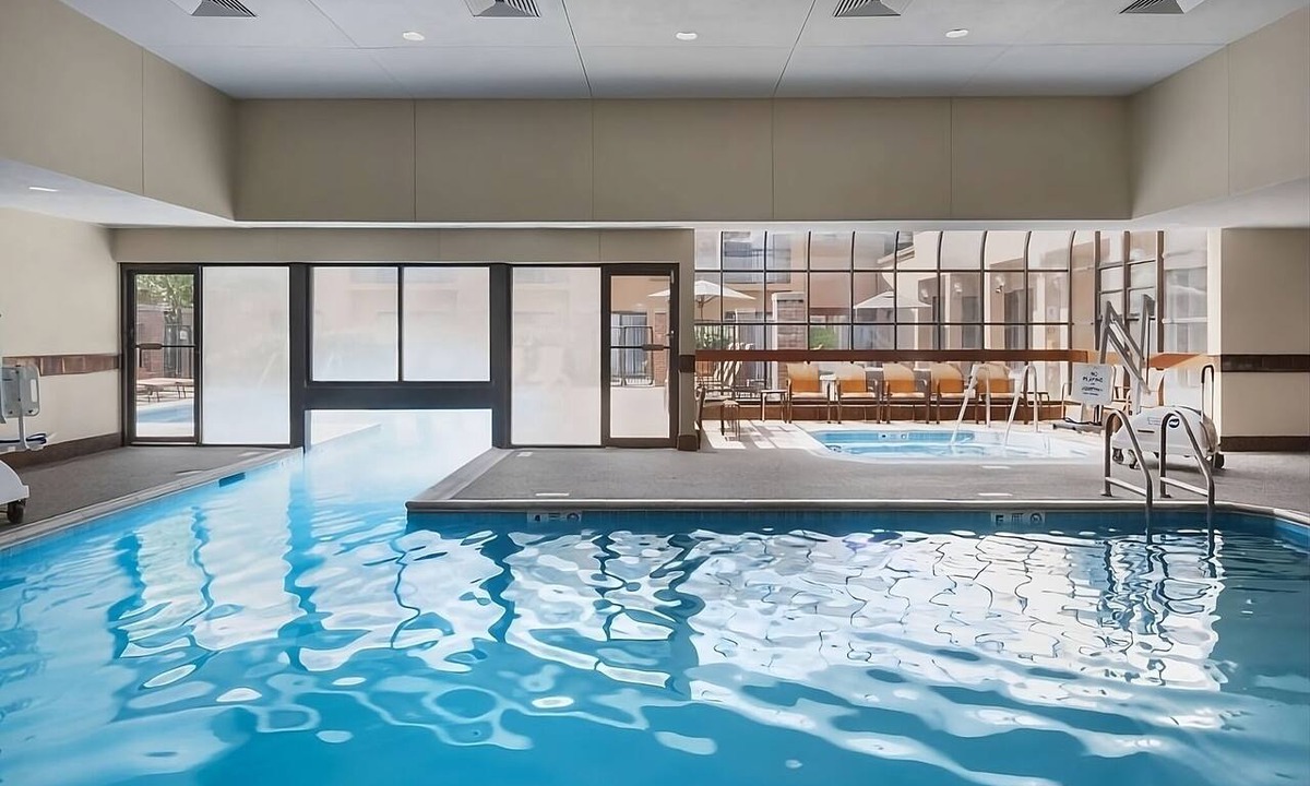 Middletown Hotel | Fresh Stay Near Cliff Walk | Pets Are Welcome & Free Parking!