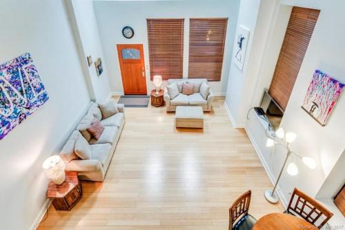 Downtown Apartment | Full loft apartment near Omni Hotel