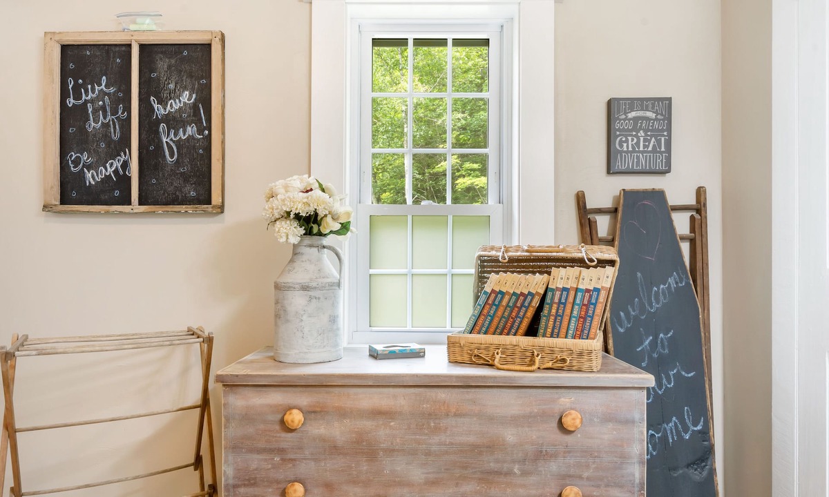 Alexandria House | Fully restored 1700's Carriage Home near Newfound Lake and Ragged Mtn Ski Resort