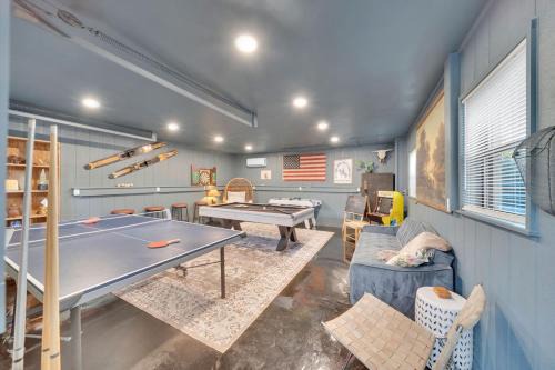 Cherry Street House | Fully Restored cottage, AMAZING game room, hot tub