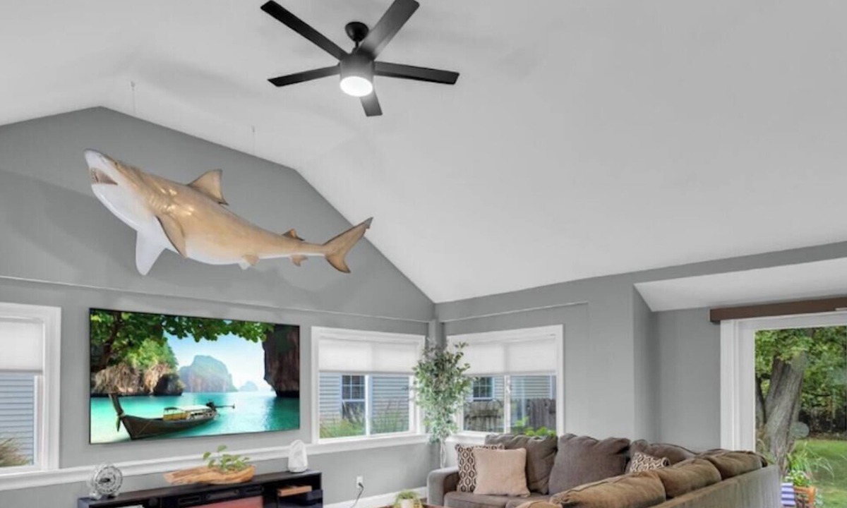 Devon House | Fully Updated Home Near Wildemere Beach, Walk to Water, Pet Friendly Fenced Yard