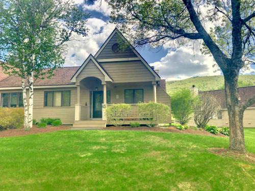 Carroll Villa | G2 Sunny and homey Fairway Village Townhome right on the Omni Mount Washington Hotel golf course