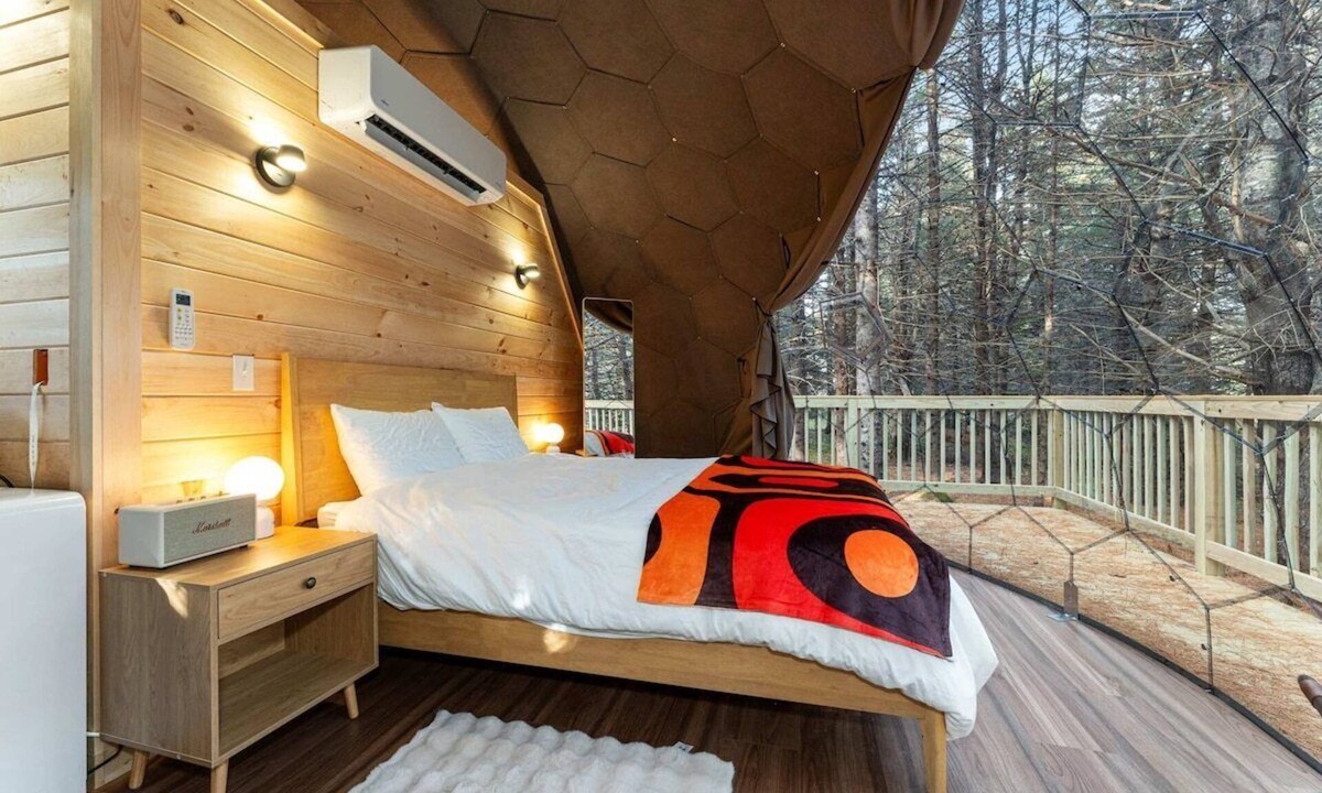 Sullivan Cabin | Gaia Nook-Mirror Dome with Private Bathroom
