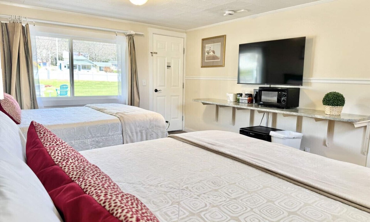 Hulls Cove Hotel | Gallaghers Travels Room 7