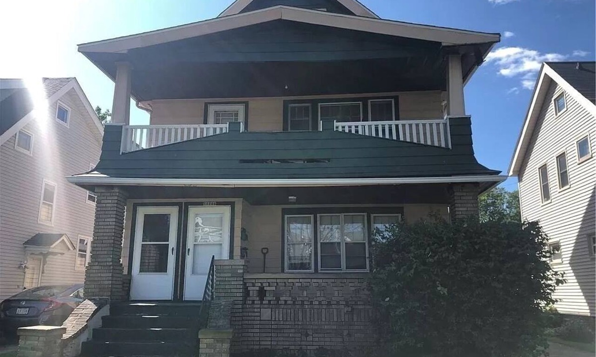 Garfield Heights House | Garfield heights/Pet friendly/lots of things to do