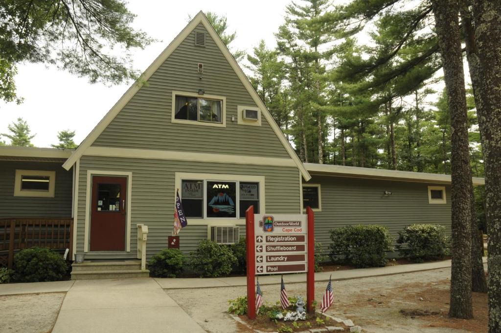Rochester Resort | Gateway to Cape Cod Vacation Cottage 9