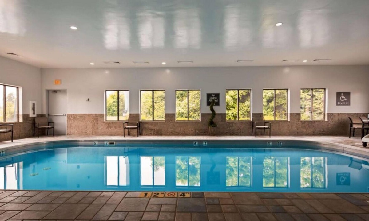 Blaine House | Getaway with Friends! 2 Serene Units, Near Ohio Valley Mall, Wheeling Park