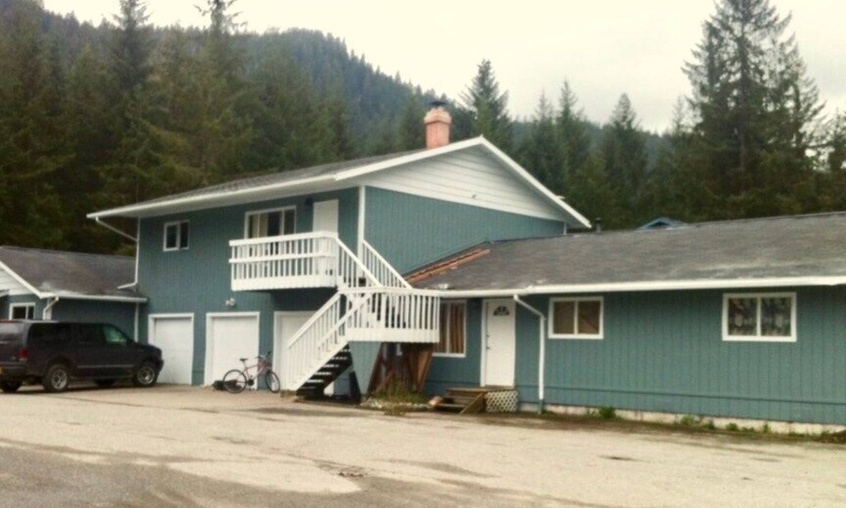 Mendenhall Valley Apartment | Glacier Valley Rocks - Near Trails and the Mendenhall Glacier
