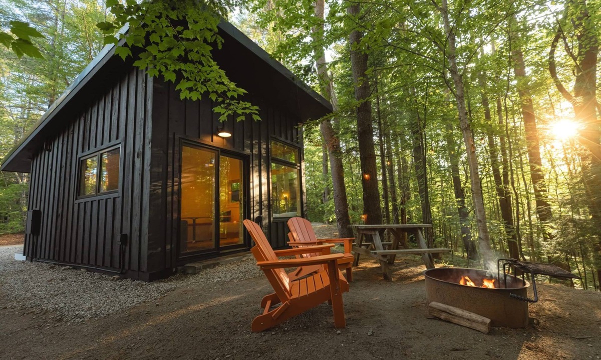 Freeport Cabin | Glamping cabin w/full bath + spa access - 21