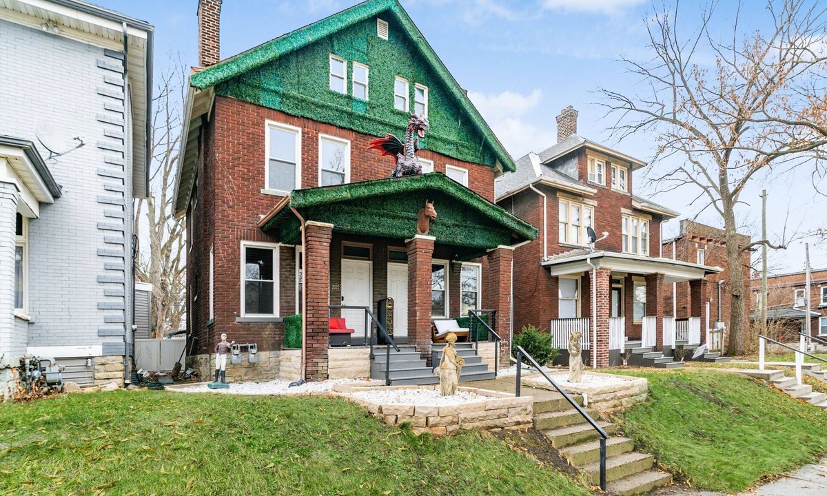Old North Columbus House | ★ Gondor ★. OSU Dragon Castle Barcade