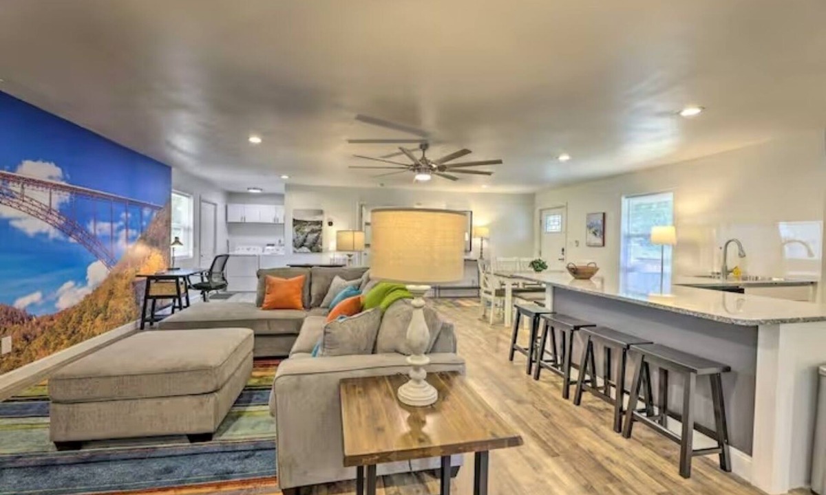 Fayetteville House | Gorge Getaway Fire Pit & RV Parking Pets OK