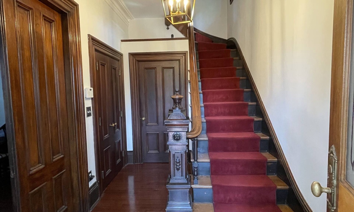 Agassiz House | Gorgeous 4+ br 3.5 ba Harvard mansion: Cambridge Cosmopolitan