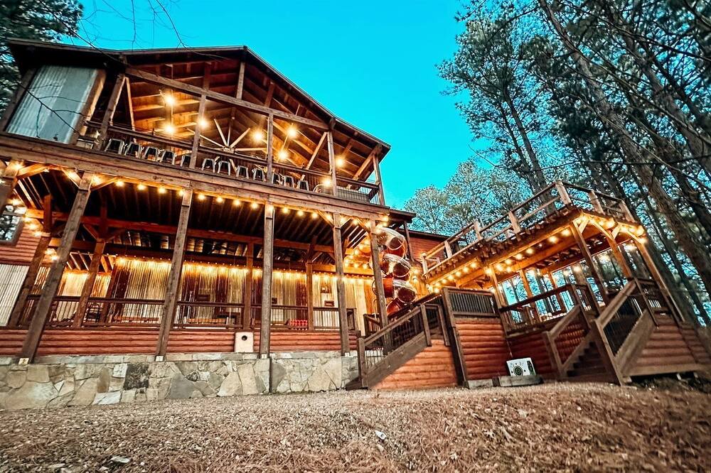 Broken Bow Cabin | Gorgeous Cabin with Sauna and Hot-tub in Broken Bow, Oklahoma