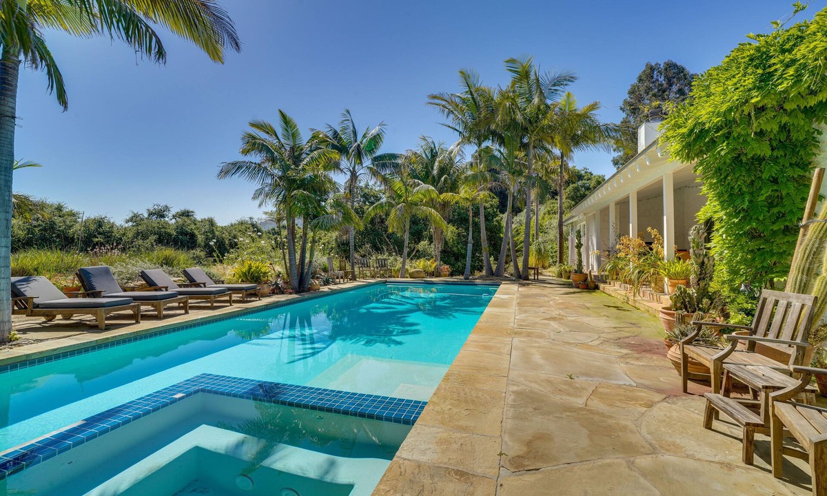 Carpinteria Cottage | Gorgeous Carpinteria Home: Pool, Spa, Fireplaces!