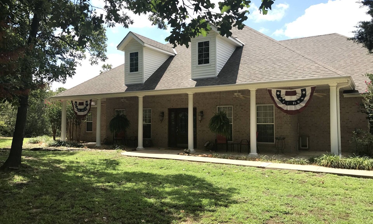 Pawhuska House | Gorgeous Home In Upscale Neighborhood - Room For The Whole Family 4 bedrooms!