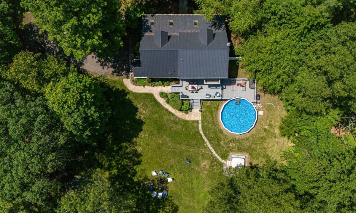 Mount Marion House | Gorgeous Pool Home w/Hot Tub and Firepit