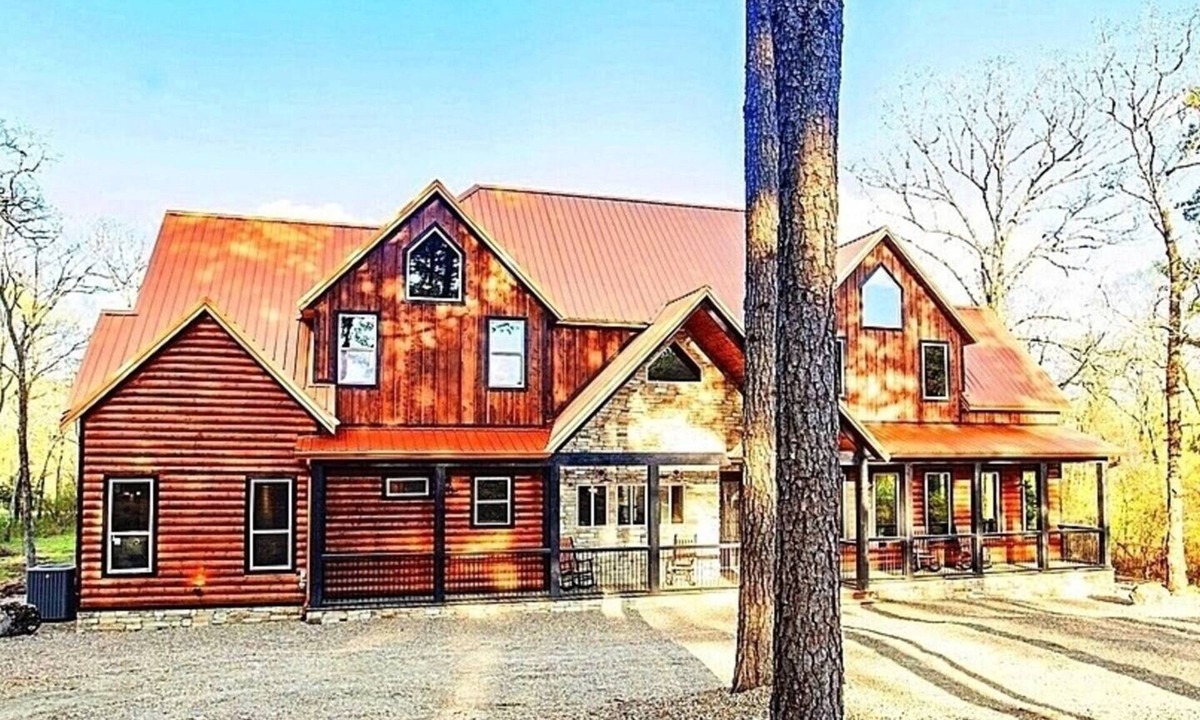 Hochatown Cabin | Grand Estate|sleeps 29|2 Hot Tubs|Playset|GameRoom