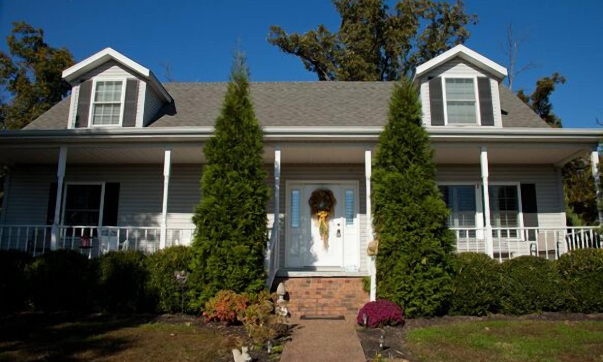 Crofton House | Great for Family Reunions, Hunting Lodge And Pet Friendly!