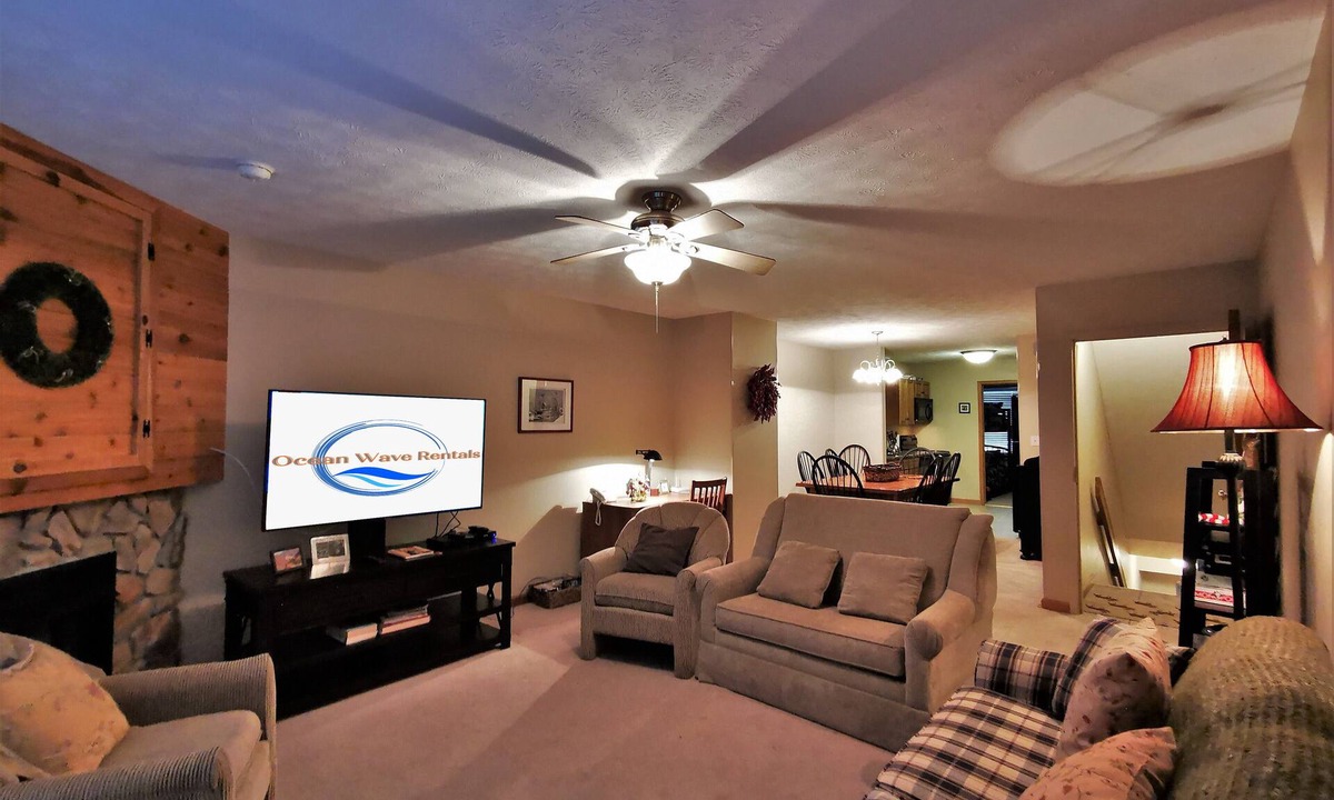 Snowshoe House | ❤️Great WiFi. Beautiful Home for a Ski Getaway. 15% off of ski rentals