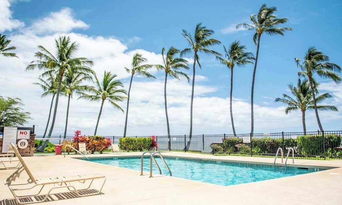 Kaunakakai Condo | Ground-Floor Molokai Condo with Outdoor Pool, Grills & Kitchen