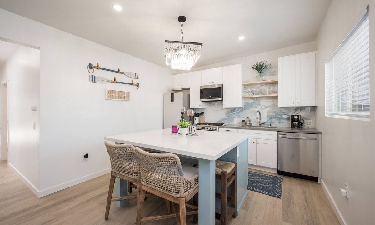 Grover Beach House | grover beachhouse with minutes walk to beach and restaurants. STR#0195