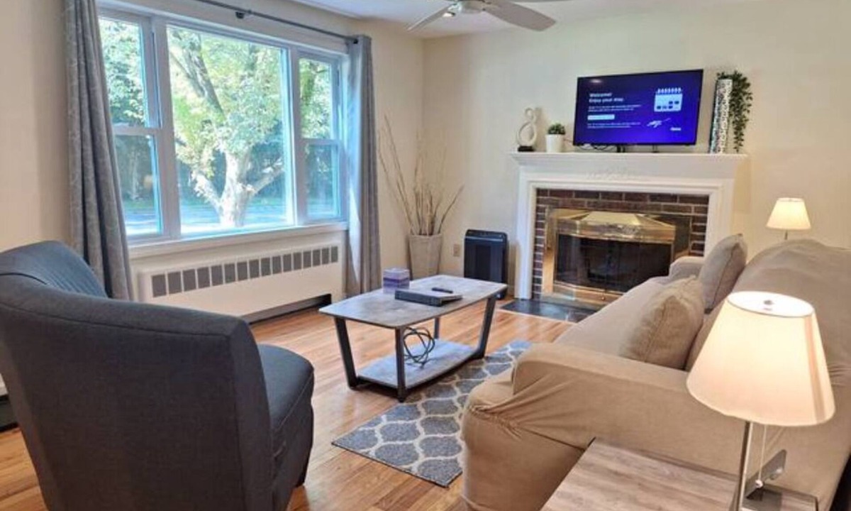 New Britain House | Guest Fave Cape-Cod Style Retreat with Main-Level Bedroom bordering Farmington