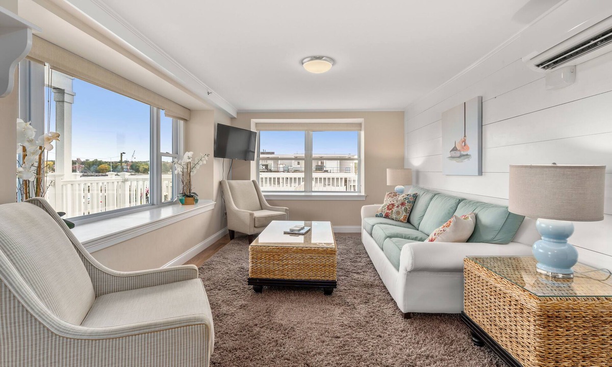 Salisbury Hotel | Guest House Suites