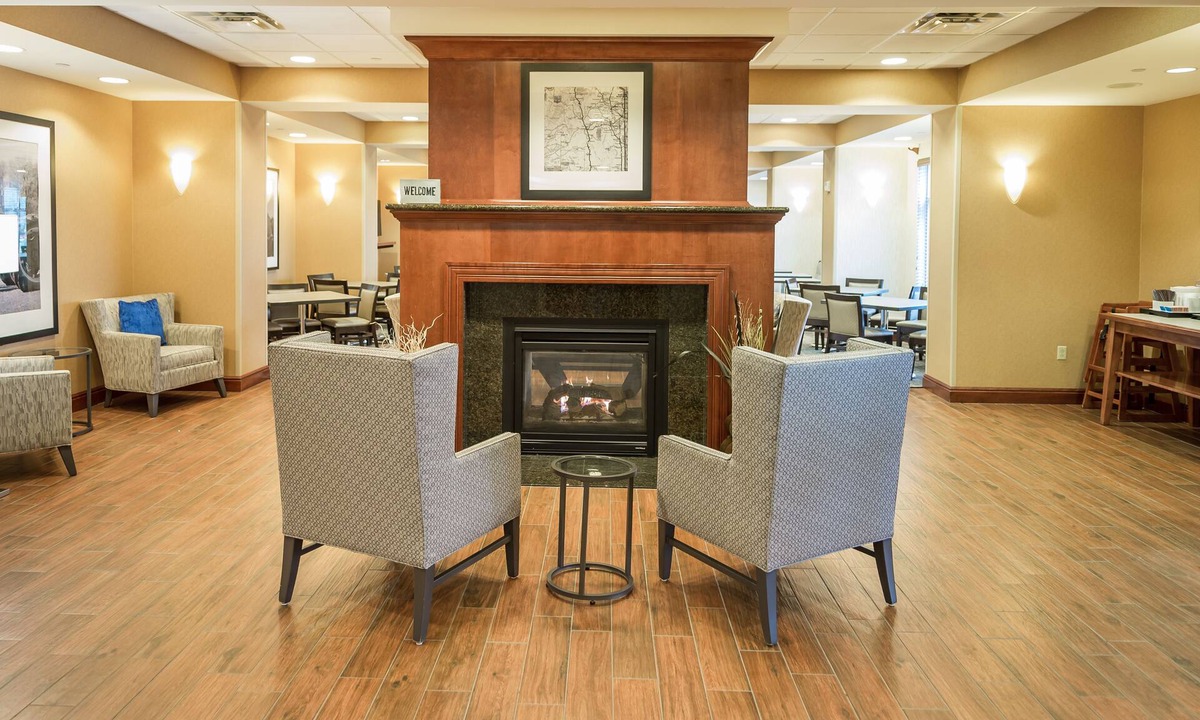 Presque Isle Hotel | Hampton Inn Presque Isle Maine