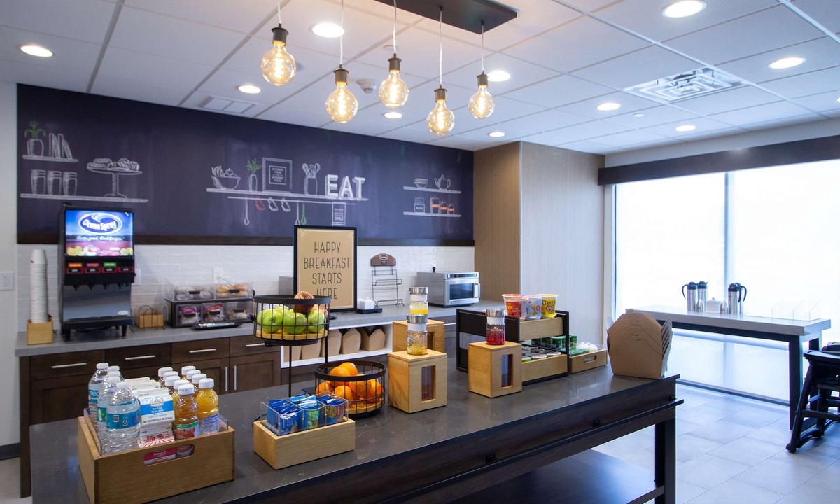 North Attleboro Hotel | Hampton Inn & Suites North Attleboro