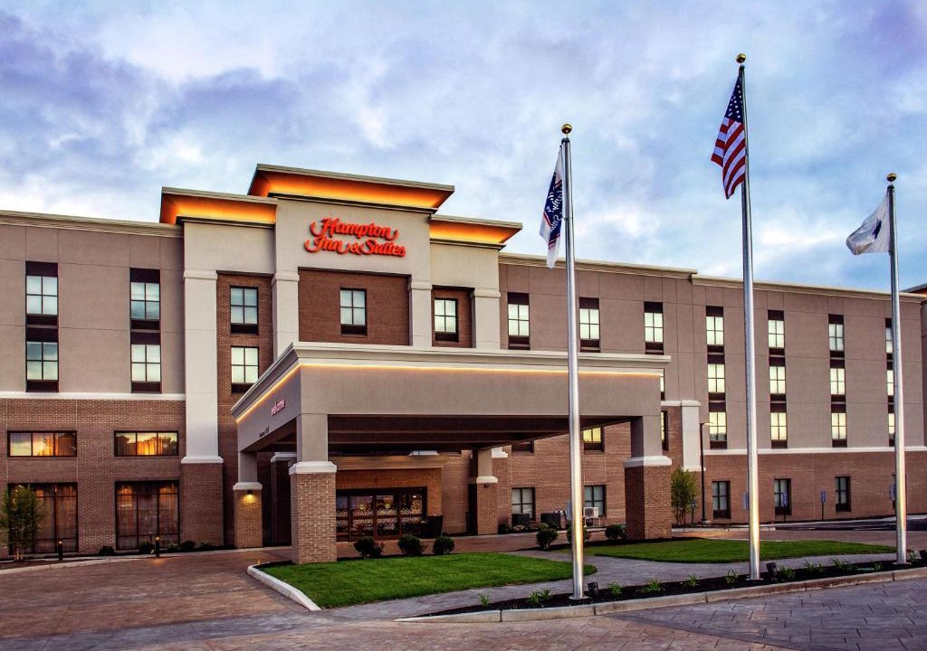Foxboro Hotel | Hampton Inn & Suites/Foxborough/Mansfield