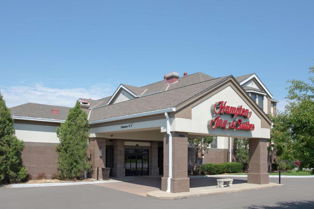 Merriam Hotel | Hampton Inn & Suites Kansas City-Merriam