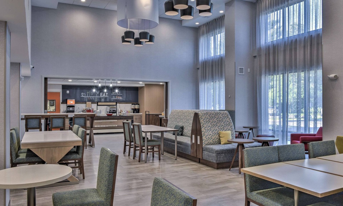 Keene Hotel | Hampton Inn & Suites Keene