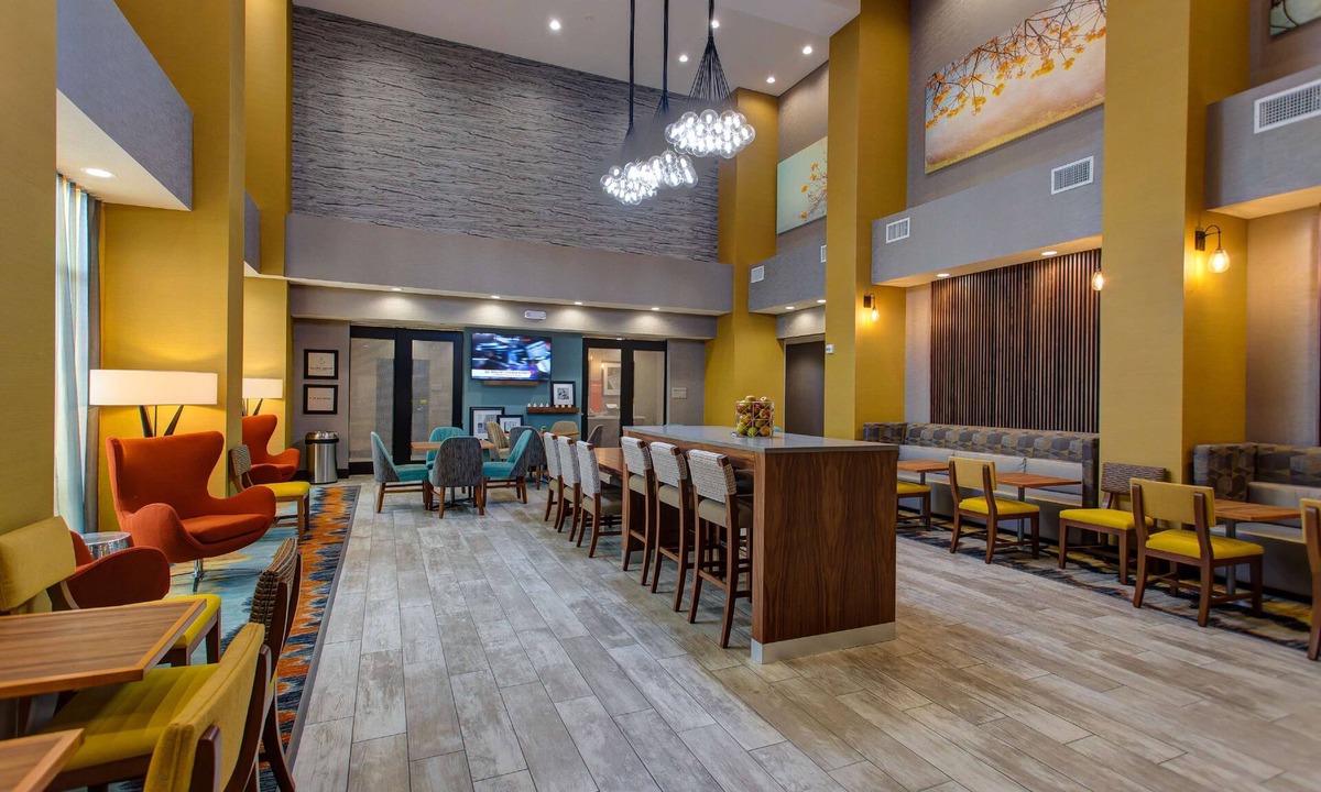 Wichita Hotel | Hampton Inn & Suites Wichita/Airport
