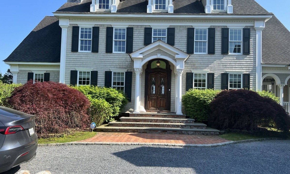 Water Mill House | Hamptons Oasis 7Bed/7.5 Bath w Pool, Hot Tub and Tennis