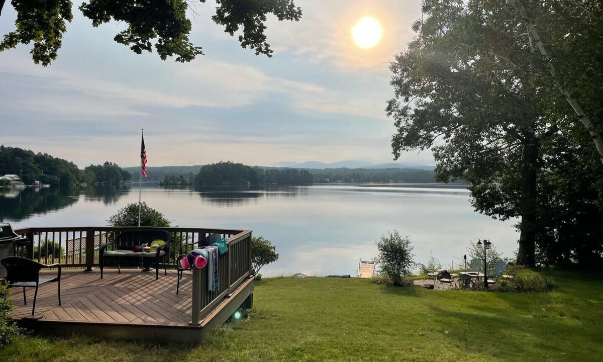 Lochmere House | Heavenly Retreat on Lake Winnisquam